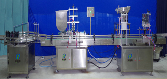 AC220V a automatisé la machine de remplisseur de bouteille avec de grande précision pour le liquide