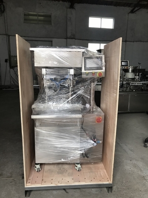 machine de remplissage de bouteilles automatique de 2000bph 1.5kw 0,6 MPa pour la consommation de puissance faible de shampooing